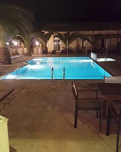 Zantegarden מלון דירות 3*
